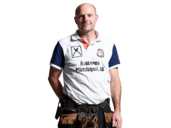 Hantverkare i tröja med profiltryck.